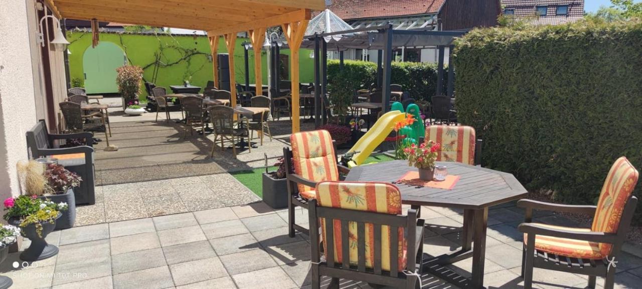 Hotel 4 Jahreszeiten Mit Restaurant ألبشتات المظهر الخارجي الصورة