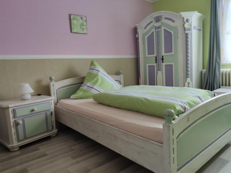Hotel 4 Jahreszeiten Mit Restaurant ألبشتات المظهر الخارجي الصورة
