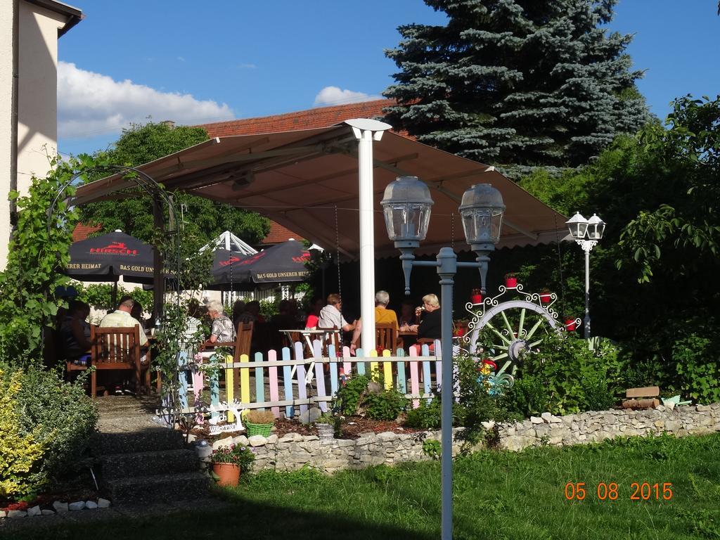 Hotel 4 Jahreszeiten Mit Restaurant ألبشتات المظهر الخارجي الصورة