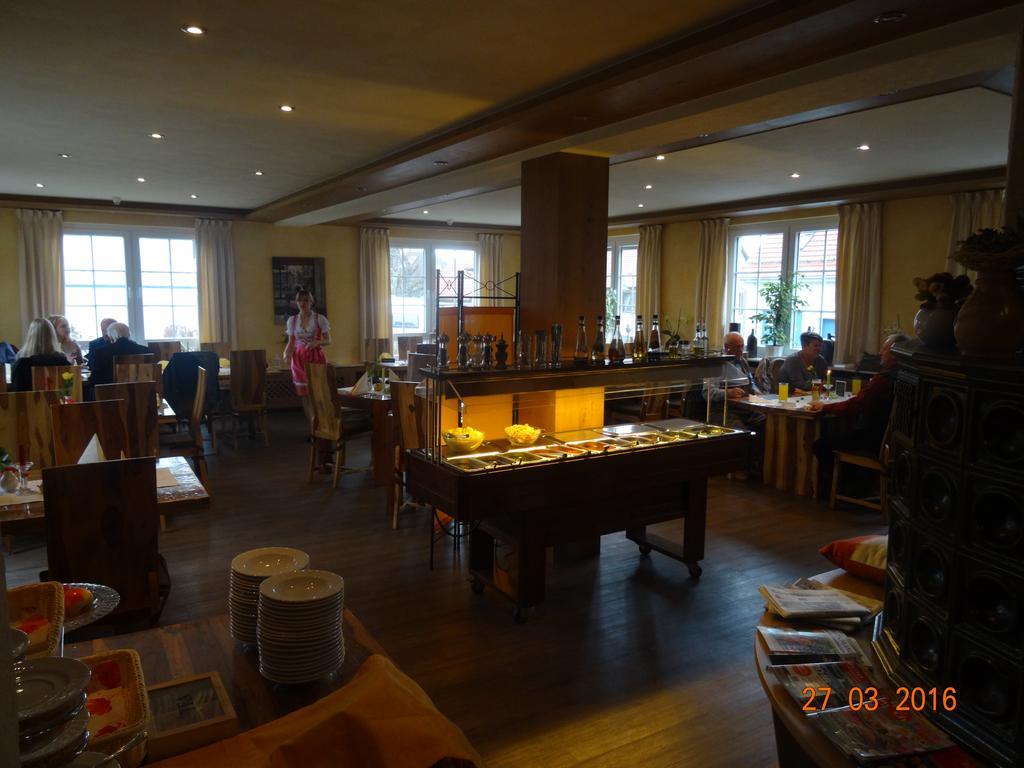 Hotel 4 Jahreszeiten Mit Restaurant ألبشتات المظهر الخارجي الصورة