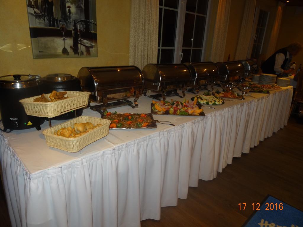 Hotel 4 Jahreszeiten Mit Restaurant ألبشتات المظهر الخارجي الصورة