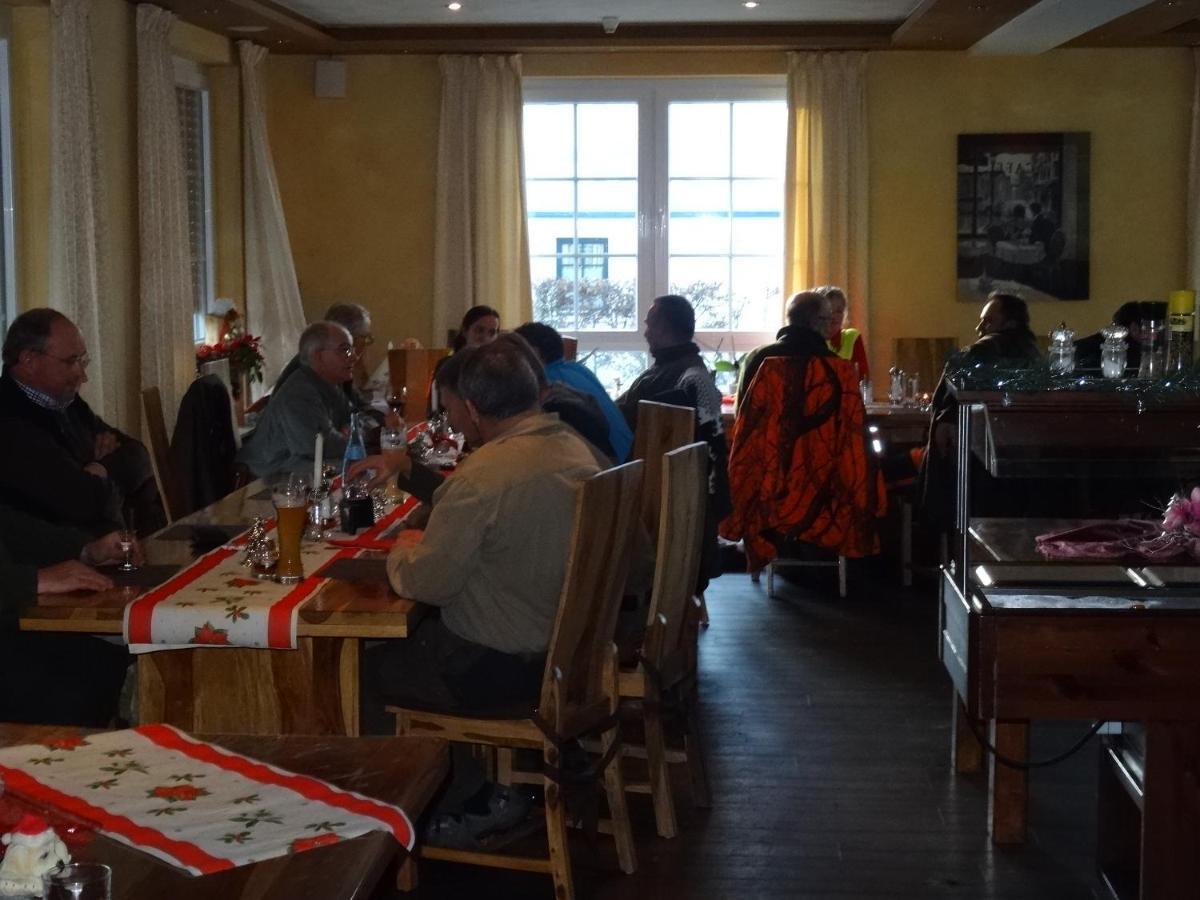 Hotel 4 Jahreszeiten Mit Restaurant ألبشتات المظهر الخارجي الصورة
