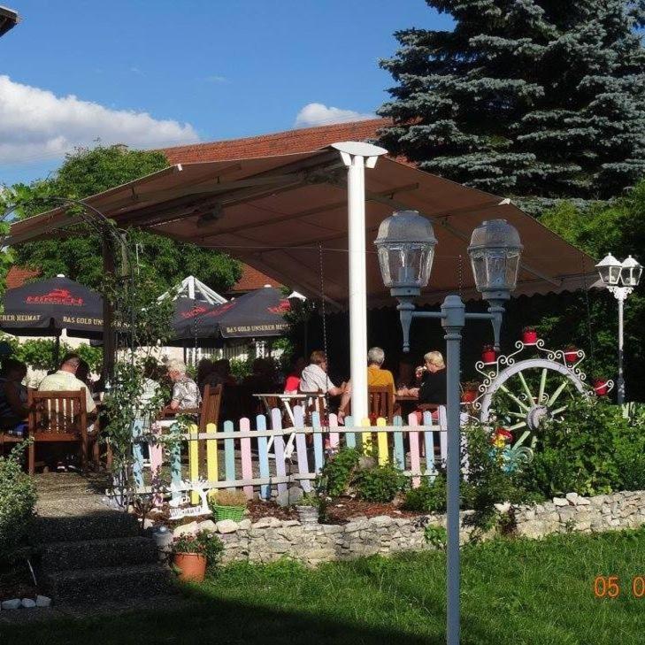 Hotel 4 Jahreszeiten Mit Restaurant ألبشتات المظهر الخارجي الصورة