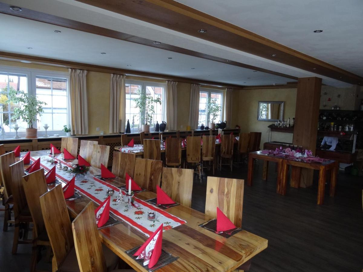 Hotel 4 Jahreszeiten Mit Restaurant ألبشتات المظهر الخارجي الصورة