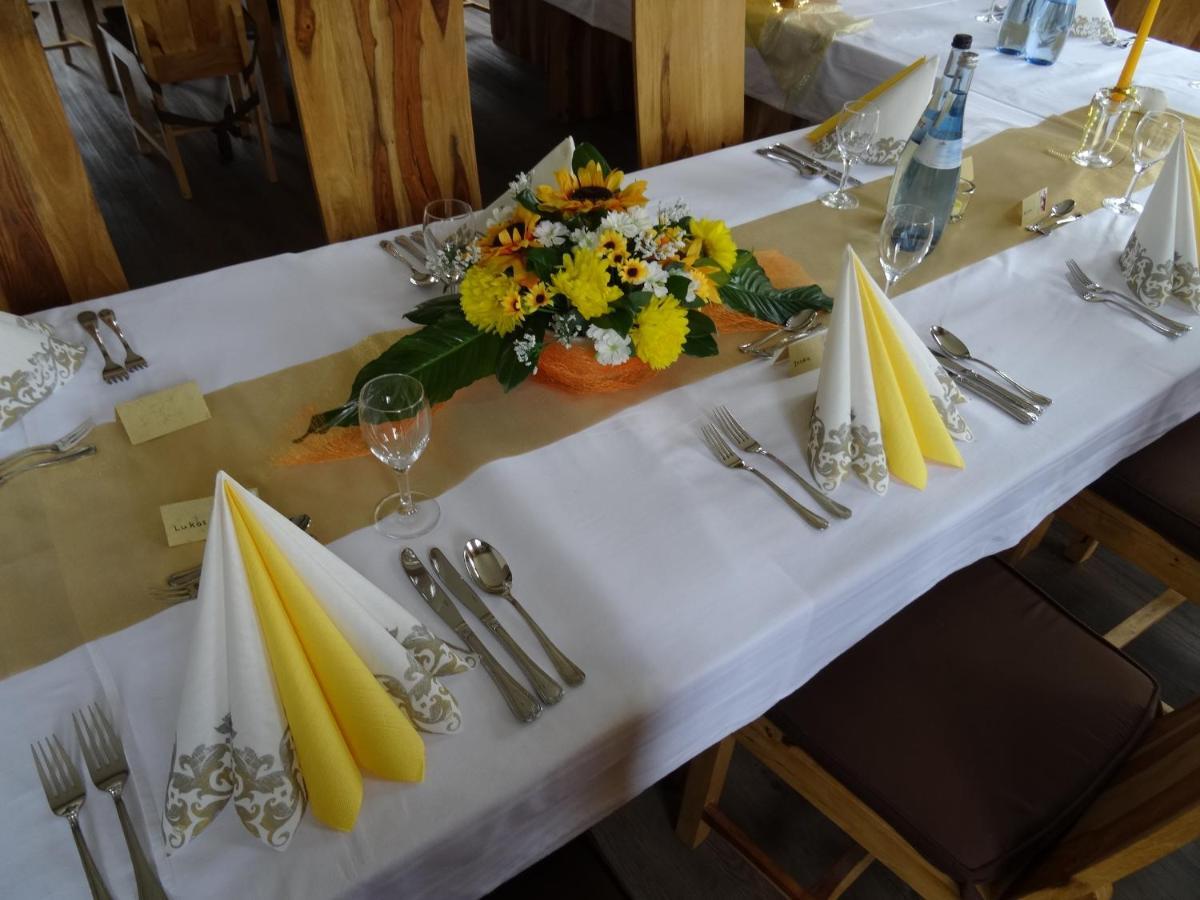 Hotel 4 Jahreszeiten Mit Restaurant ألبشتات المظهر الخارجي الصورة