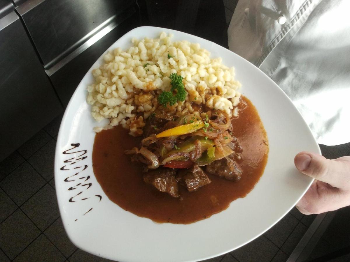 Hotel 4 Jahreszeiten Mit Restaurant ألبشتات المظهر الخارجي الصورة