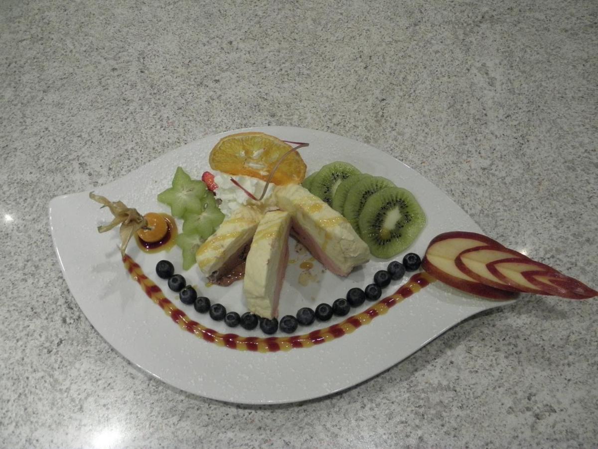Hotel 4 Jahreszeiten Mit Restaurant ألبشتات المظهر الخارجي الصورة